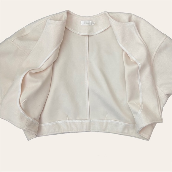 Ivory Cropped Blazer, L-XL - Picture 3 of 12